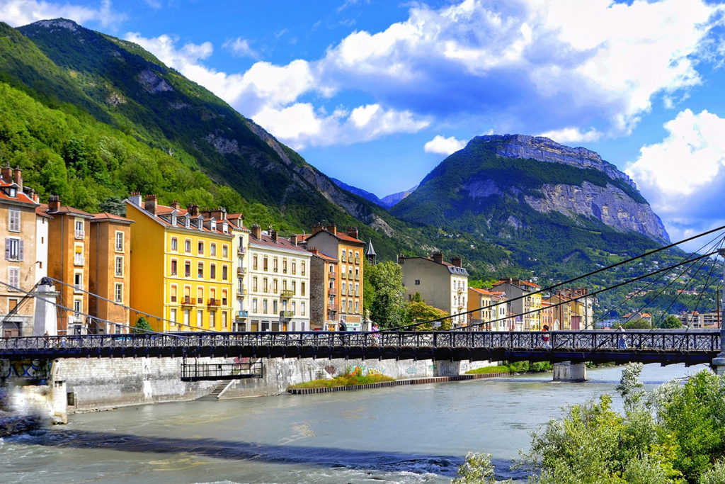 Grenoble au départ des plus belles routes de France