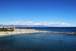 Plage à Antibes Sud de la France